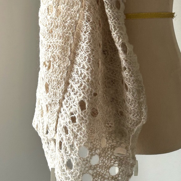 🌸Women’s Open Knit Oblong Scarf. Color: Oatmeal - Picture 4 of 7